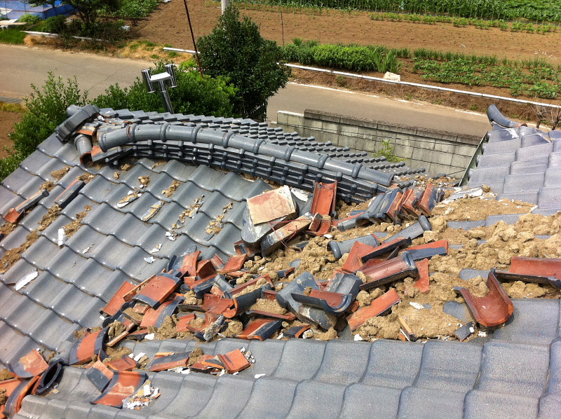 地震対策 地震が起きた時 屋根の被害を最小限にとどめる